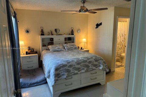 Снять в аренду виллу или дом в Хомстед, Флорида 3 спальни, 145.39м2, № 1941464 - фото 17