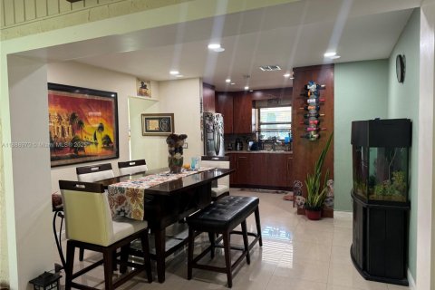 Снять в аренду виллу или дом в Хомстед, Флорида 3 спальни, 145.39м2, № 1941464 - фото 18