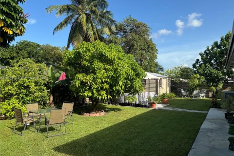 Снять в аренду виллу или дом в Хомстед, Флорида 3 спальни, 145.39м2, № 1941464 - фото 9