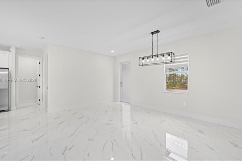 House in Lehigh Acres, Florida 3 bedrooms № 2029440 - photo 8