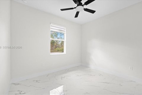 House in Lehigh Acres, Florida 3 bedrooms № 2029440 - photo 16