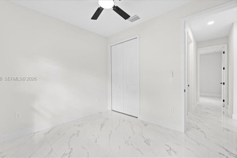 House in Lehigh Acres, Florida 3 bedrooms № 2029440 - photo 15