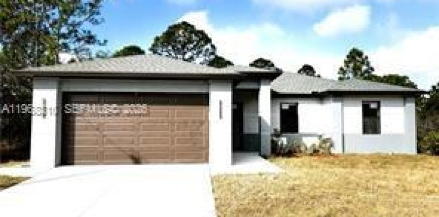 House in Lehigh Acres, Florida 3 bedrooms № 2029440