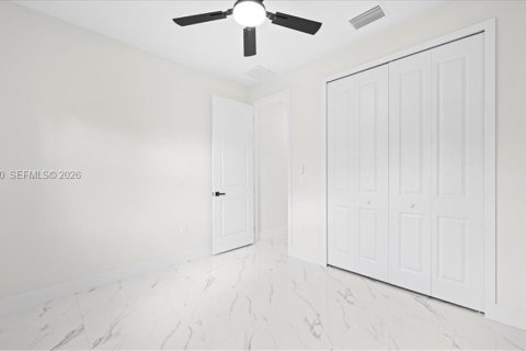 House in Lehigh Acres, Florida 3 bedrooms № 2029440 - photo 13