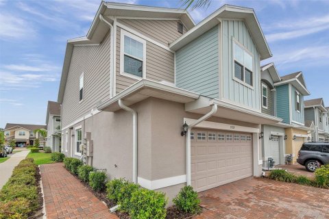 Townhouse in Fish Hawk, Florida 3 bedrooms, 165.37 sq.m. № 1575309 - photo 7
