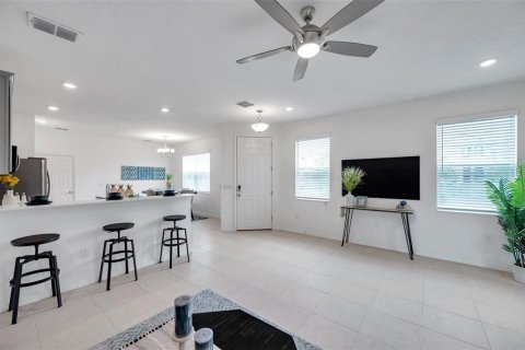 Townhouse in Fish Hawk, Florida 3 bedrooms, 165.37 sq.m. № 1575309 - photo 17