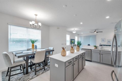 Townhouse in Fish Hawk, Florida 3 bedrooms, 165.37 sq.m. № 1575309 - photo 11