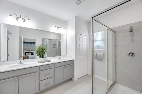 Townhouse in Fish Hawk, Florida 3 bedrooms, 165.37 sq.m. № 1575309 - photo 22