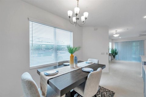Townhouse in Fish Hawk, Florida 3 bedrooms, 165.37 sq.m. № 1575309 - photo 13