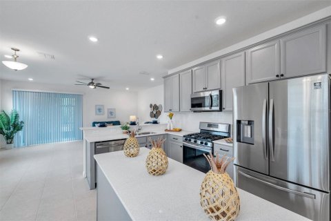 Townhouse in Fish Hawk, Florida 3 bedrooms, 165.37 sq.m. № 1575309 - photo 10