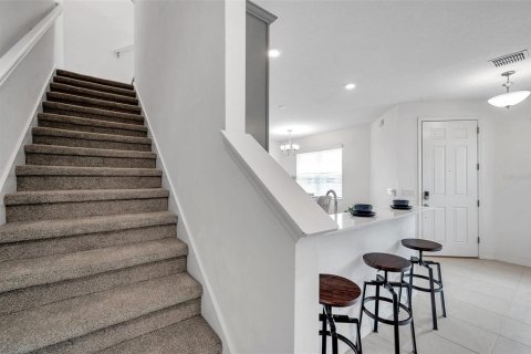 Townhouse in Fish Hawk, Florida 3 bedrooms, 165.37 sq.m. № 1575309 - photo 18