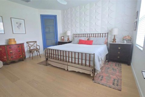House in San Antonio, Florida 3 bedrooms, 164.44 sq.m. № 2226849 - photo 10