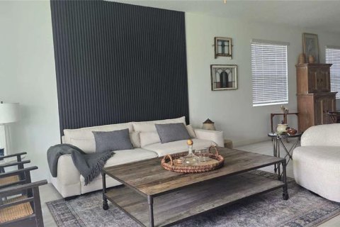 House in San Antonio, Florida 3 bedrooms, 164.44 sq.m. № 2226849 - photo 8