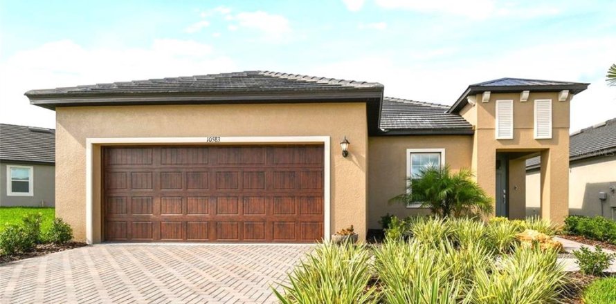 House in San Antonio, Florida 3 bedrooms, 164.44 sq.m. № 2226849