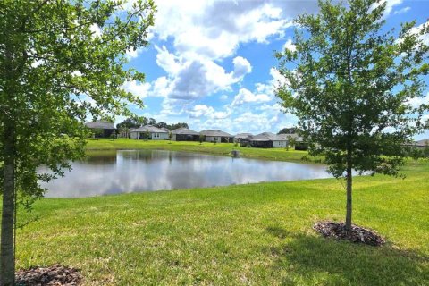 House in San Antonio, Florida 3 bedrooms, 164.44 sq.m. № 2226849 - photo 24