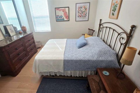 House in San Antonio, Florida 3 bedrooms, 164.44 sq.m. № 2226849 - photo 15