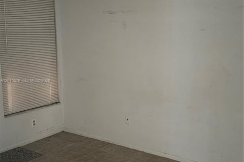 House in Orlando, Florida 2 bedrooms № 2073139 - photo 14