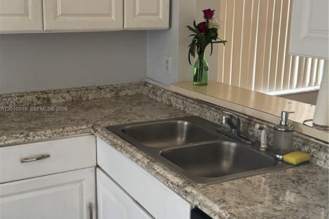 House in Orlando, Florida 2 bedrooms № 2073139 - photo 8