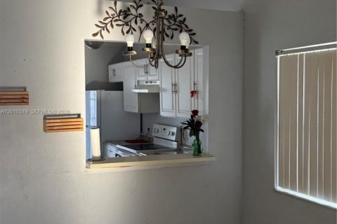 House in Orlando, Florida 2 bedrooms № 2073139 - photo 7