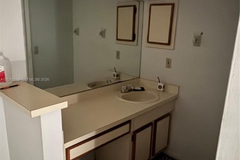 House in Orlando, Florida 2 bedrooms № 2073139 - photo 17