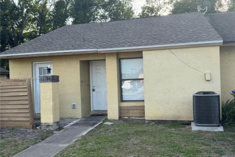Casa en Orlando, Florida 2 dormitorios № 2073139