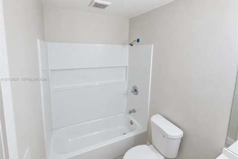Villa ou maison à vendre à Port St. Lucie, Floride: 4 chambres, 130.81 m2 № 2431390 - photo 15
