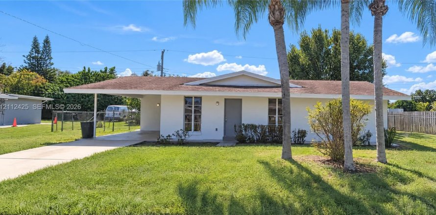 Villa ou maison à Port St. Lucie, Floride 4 chambres, 130.81 m2 № 2431390