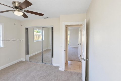 Villa ou maison à vendre à Port St. Lucie, Floride: 4 chambres, 130.81 m2 № 2431390 - photo 11