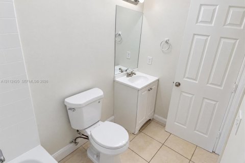 Villa ou maison à vendre à Port St. Lucie, Floride: 4 chambres, 130.81 m2 № 2431390 - photo 14