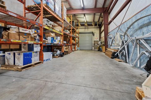 Commercial property in Winter Park, Florida 821.53 sq.m. № 2378204 - photo 12