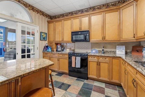 Commercial property in Winter Park, Florida 821.53 sq.m. № 2378204 - photo 10
