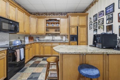Commercial property in Winter Park, Florida 821.53 sq.m. № 2378204 - photo 9