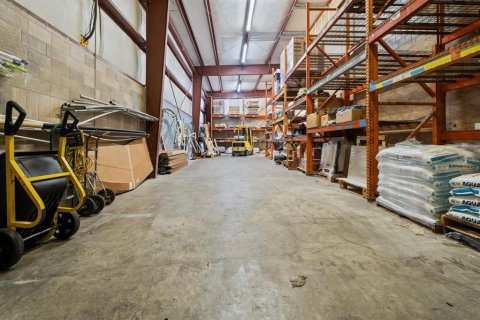 Commercial property in Winter Park, Florida 821.53 sq.m. № 2378204 - photo 13