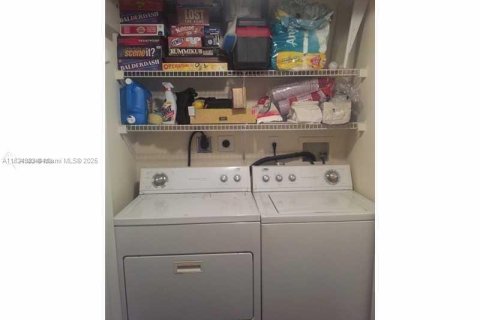 Снять в аренду кондоминиум в Пемброк-Пайнс, Флорида 2 спальни, 85.66м2, № 1790183 - фото 8