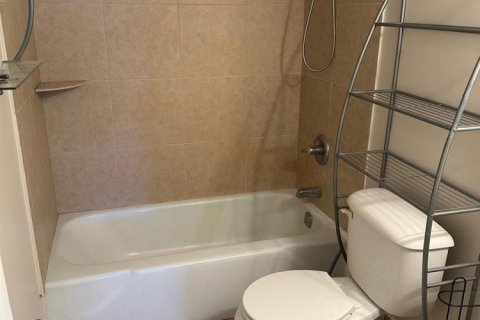Condo in Pompano Beach, Florida, 2 bedrooms  № 2082159 - photo 4