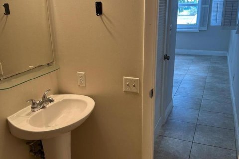 Condo in Pompano Beach, Florida, 2 bedrooms  № 2082159 - photo 10