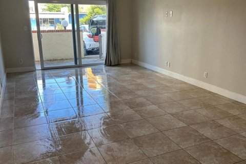 Condo in Pompano Beach, Florida, 2 bedrooms  № 2082159 - photo 18