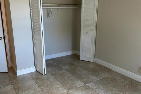 Condo in Pompano Beach, Florida, 2 bedrooms  № 2082159 - photo 8