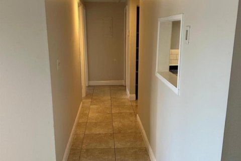 Condo in Pompano Beach, Florida, 2 bedrooms  № 2082159 - photo 14