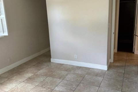 Condo in Pompano Beach, Florida, 2 bedrooms  № 2082159 - photo 9