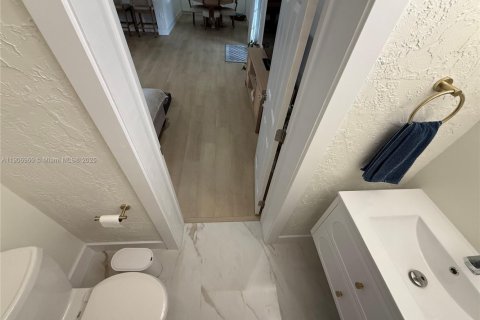 Снять в аренду виллу или дом в Майами, Флорида 2 спальни, 132.85м2, № 1963599 - фото 10