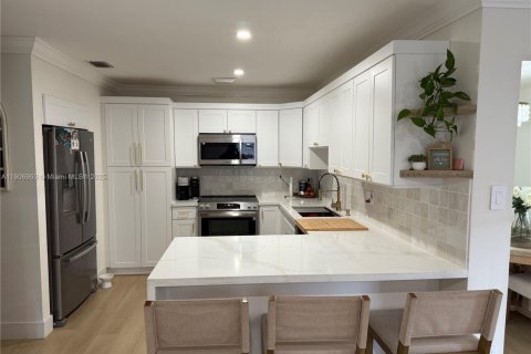 Снять в аренду виллу или дом в Майами, Флорида 2 спальни, 132.85м2, № 1963599 - фото 5