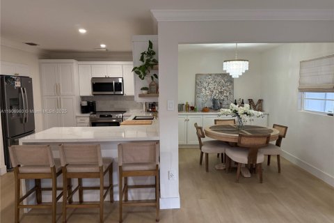 Снять в аренду виллу или дом в Майами, Флорида 2 спальни, 132.85м2, № 1963599 - фото 7