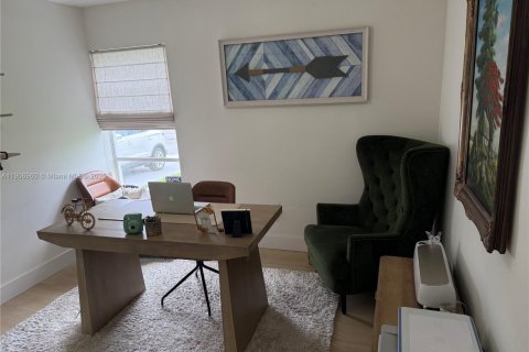 Снять в аренду виллу или дом в Майами, Флорида 2 спальни, 132.85м2, № 1963599 - фото 14