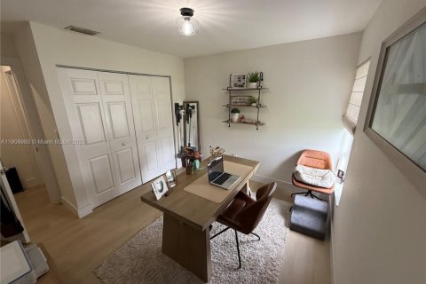 Снять в аренду виллу или дом в Майами, Флорида 2 спальни, 132.85м2, № 1963599 - фото 15