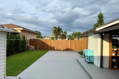 Снять в аренду виллу или дом в Майами, Флорида 2 спальни, 132.85м2, № 1963599 - фото 19