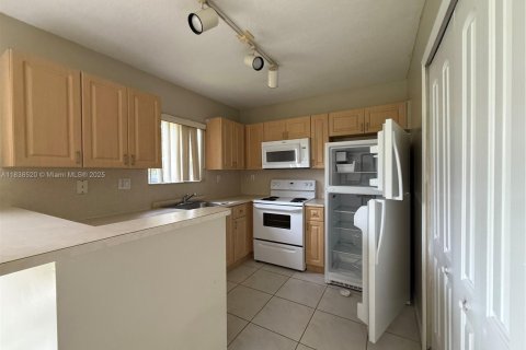 Condo in Homestead, Florida, 3 bedrooms  № 1888914 - photo 11