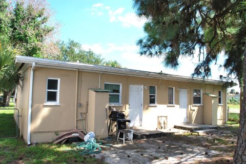 Commercial property in St. Lucie, Florida 103.86 sq.m. № 2391782 - photo 4