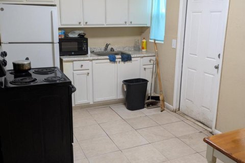 Commercial property in St. Lucie, Florida 103.86 sq.m. № 2391782 - photo 7