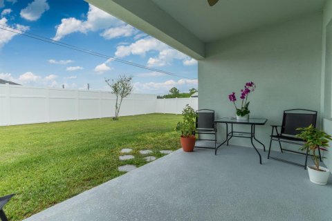 House in Port St. Lucie, Florida 4 bedrooms, 186.83 sq.m. № 2392652 - photo 23